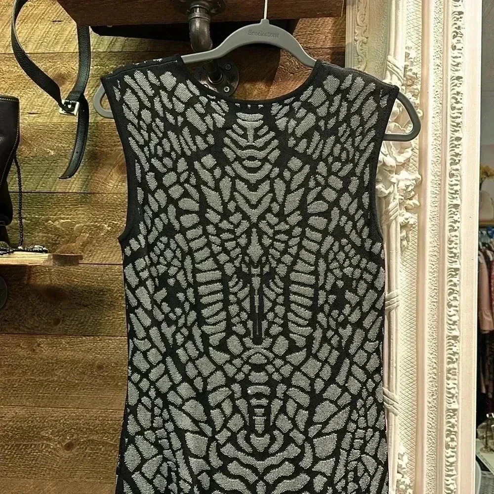 CARMEN Marc Valvo Valentine Black & Gray Knit Dress with Cap sleeves Size Small - Picture 7 of 11